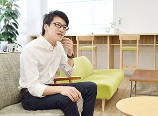 データ解析エンジニア 似田貝 亮介